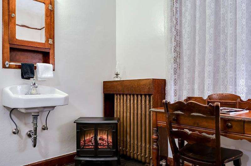 Ryan Hotel Воллес Екстер'єр фото